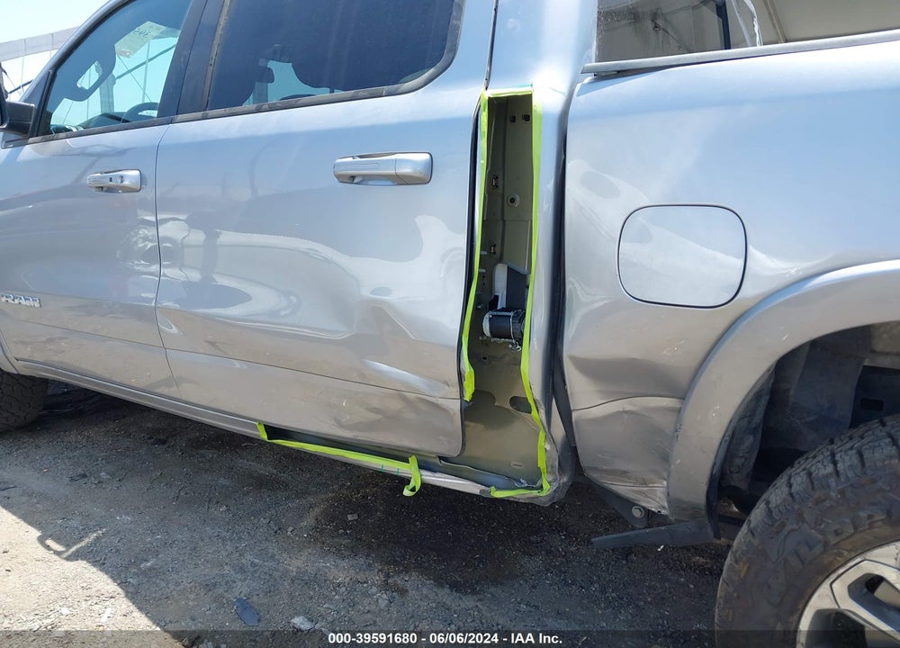 2019 RAM 1500 LAIE  4X4 5'7 BOX VIN: 1C6SRFJT3KN725583