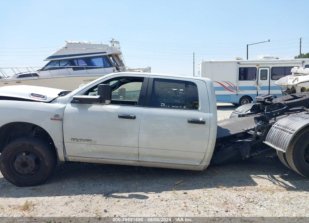 2022 RAM 3500 BIG HORN  4X4 8' BOX VIN: 3C63RRHL6NG415873