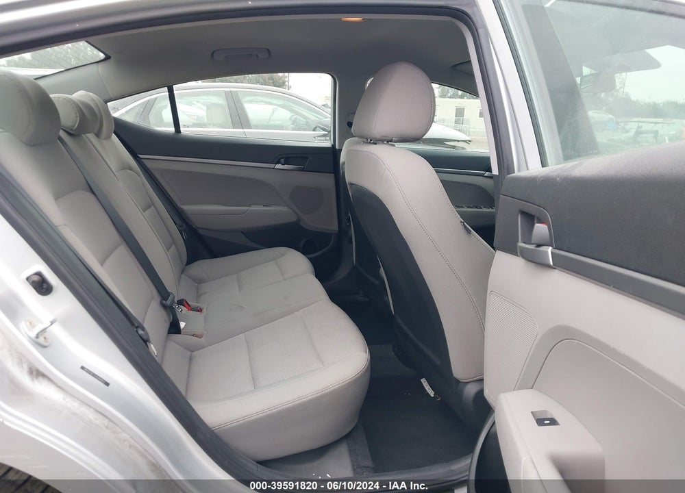 2018 HYUNDAI ELANTRA SE VIN: 5NPD74LF1JH389952
