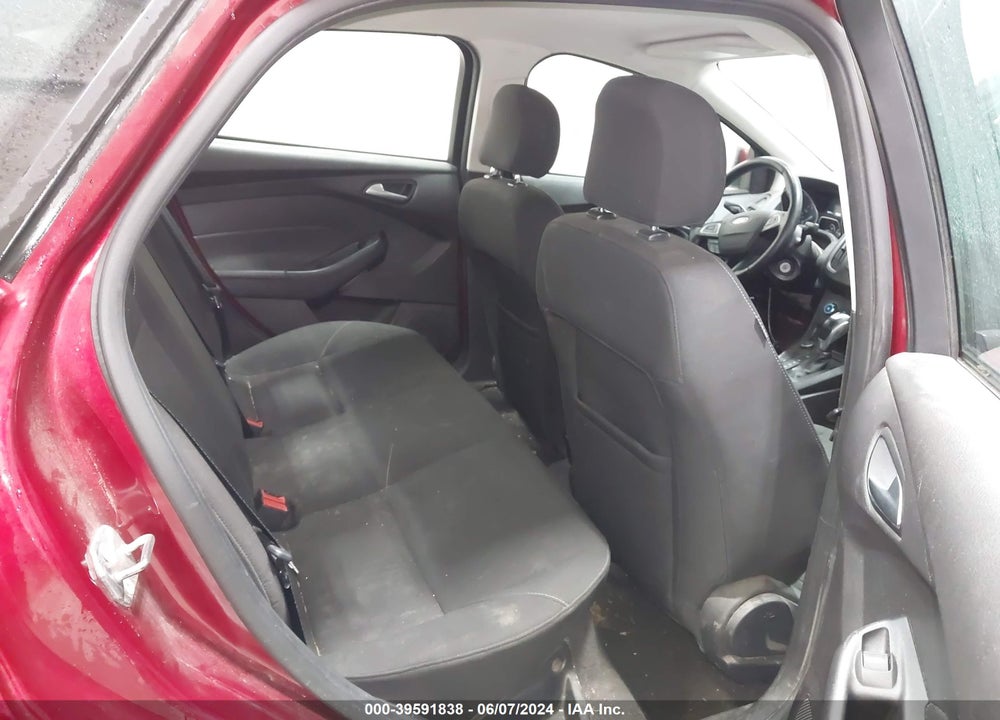 2015 FORD FOCUS SE VIN: 1FADP3F21FL241943