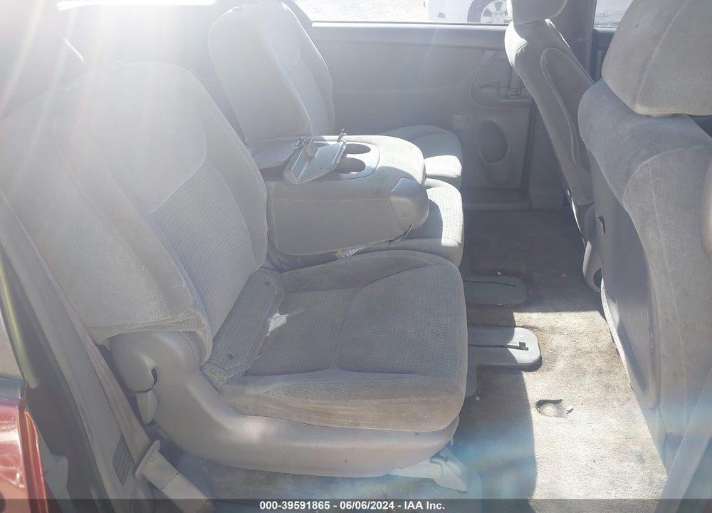 2010 TOYOTA SIENNA CE VIN: 5TDKK4CCXAS341999