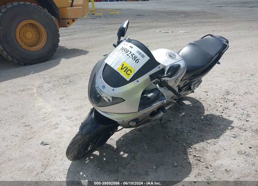 2003 YAMAHA YZF600 R VIN: JYA5AHE033A039394