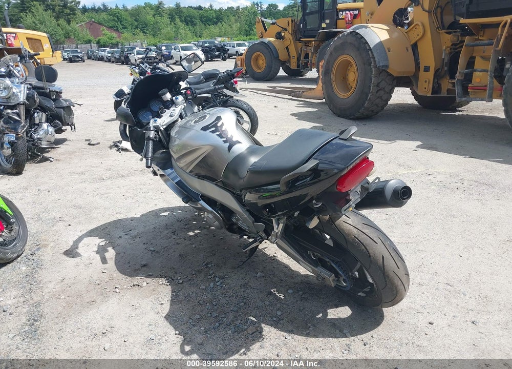 2003 YAMAHA YZF600 R VIN: JYA5AHE033A039394