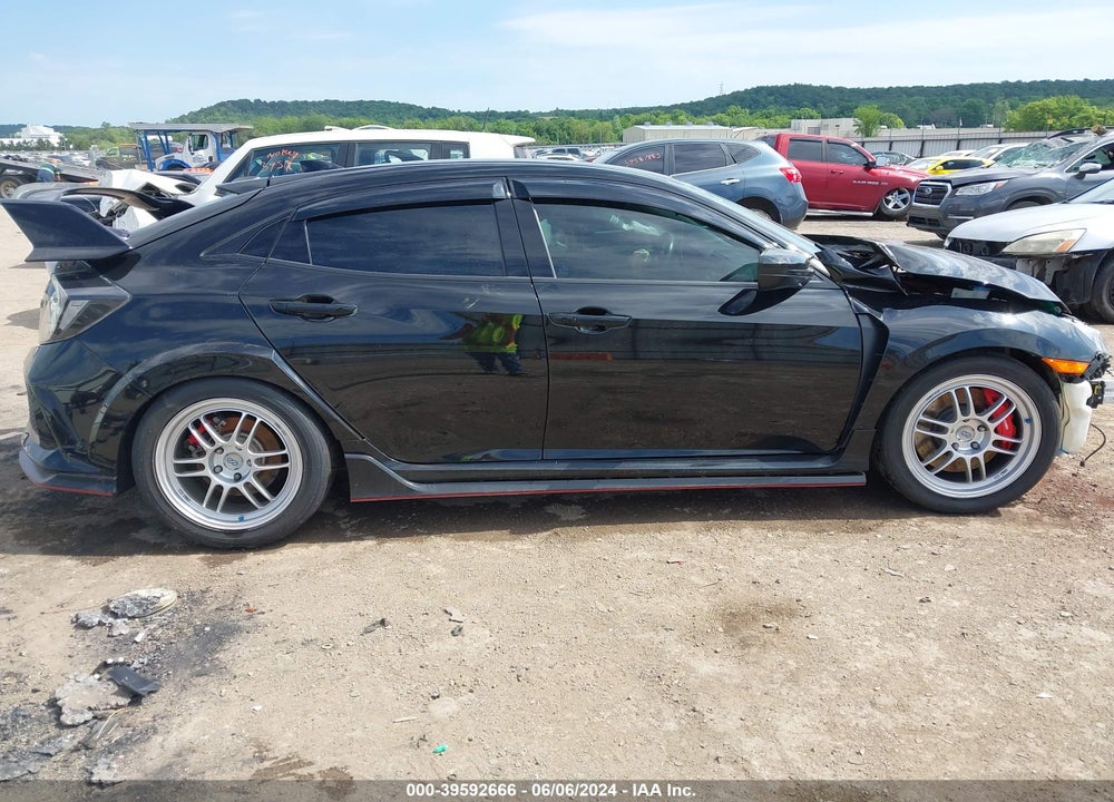 2018 HONDA CIVIC TYPE-R TOURING VIN: SHHFK8G75JU202212