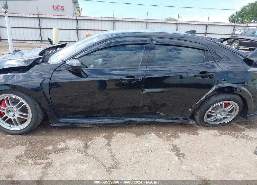 2018 HONDA CIVIC TYPE-R TOURING VIN: SHHFK8G75JU202212