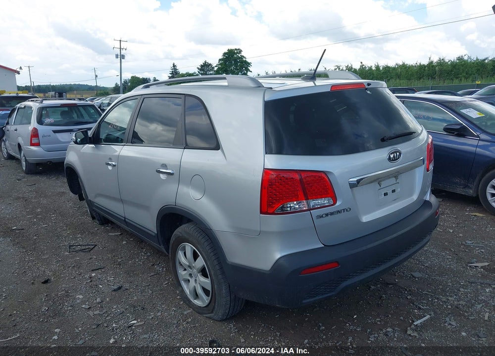 2011 KIA SORENTO LX V6 VIN: 5XYKT4A20BG144491