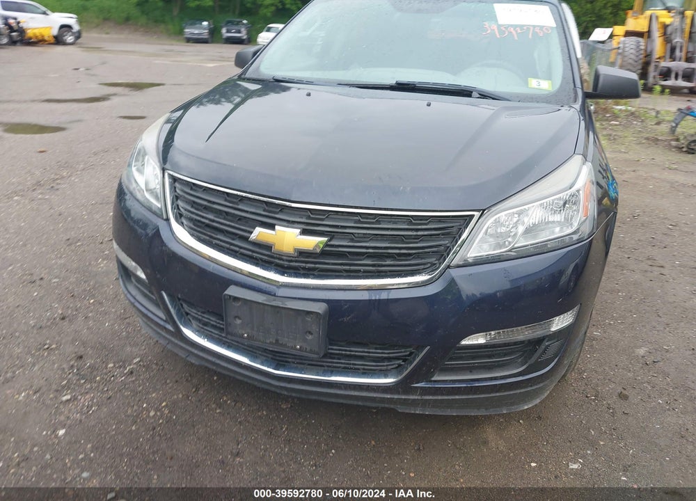 2015 CHEVROLET TRAVERSE LS VIN: 1GNKVFKD0FJ235411