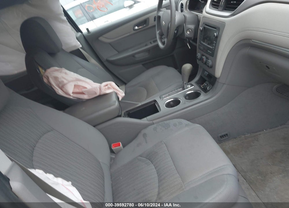 2015 CHEVROLET TRAVERSE LS VIN: 1GNKVFKD0FJ235411