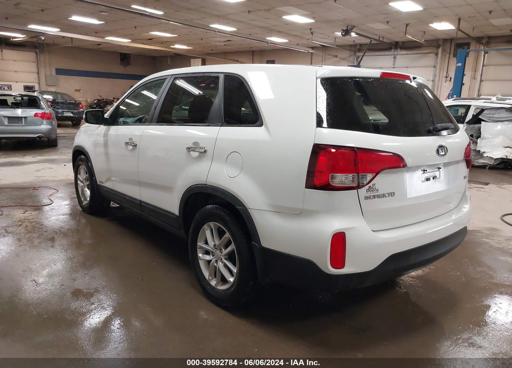 2015 KIA SORENTO LX VIN: 5XYKTCA65FG568896