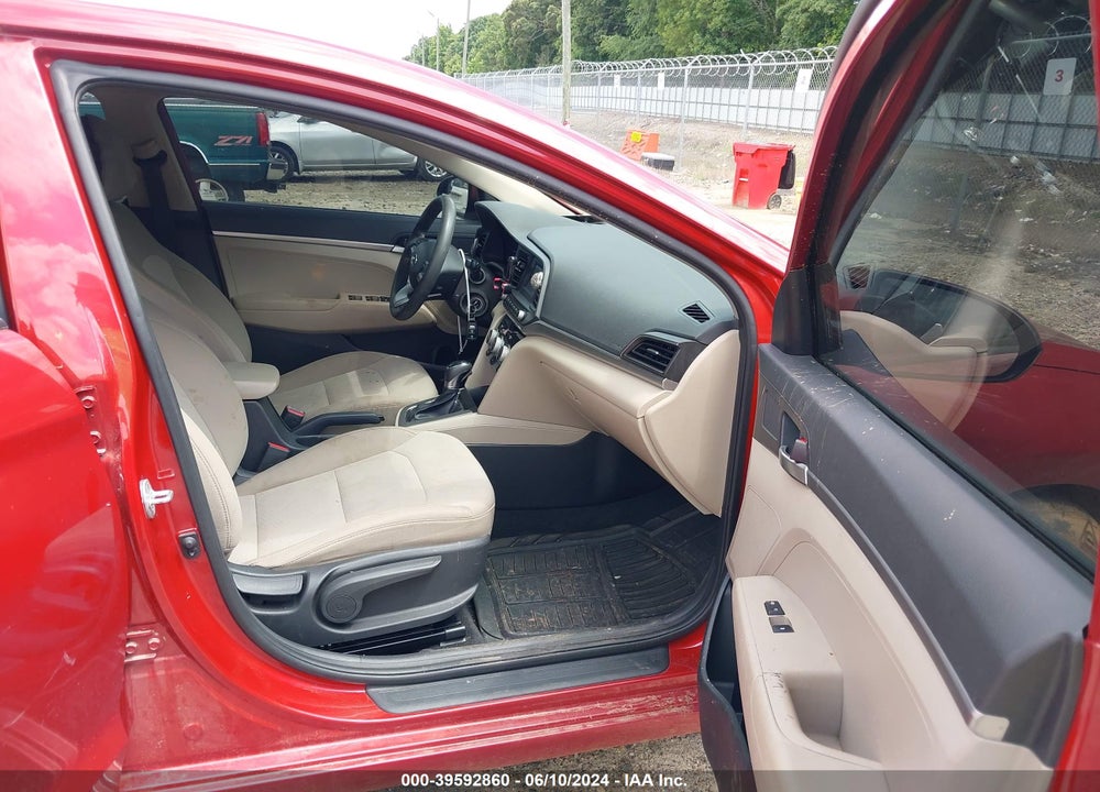 2019 HYUNDAI ELANTRA SE VIN: 5NPD74LF1KH426242