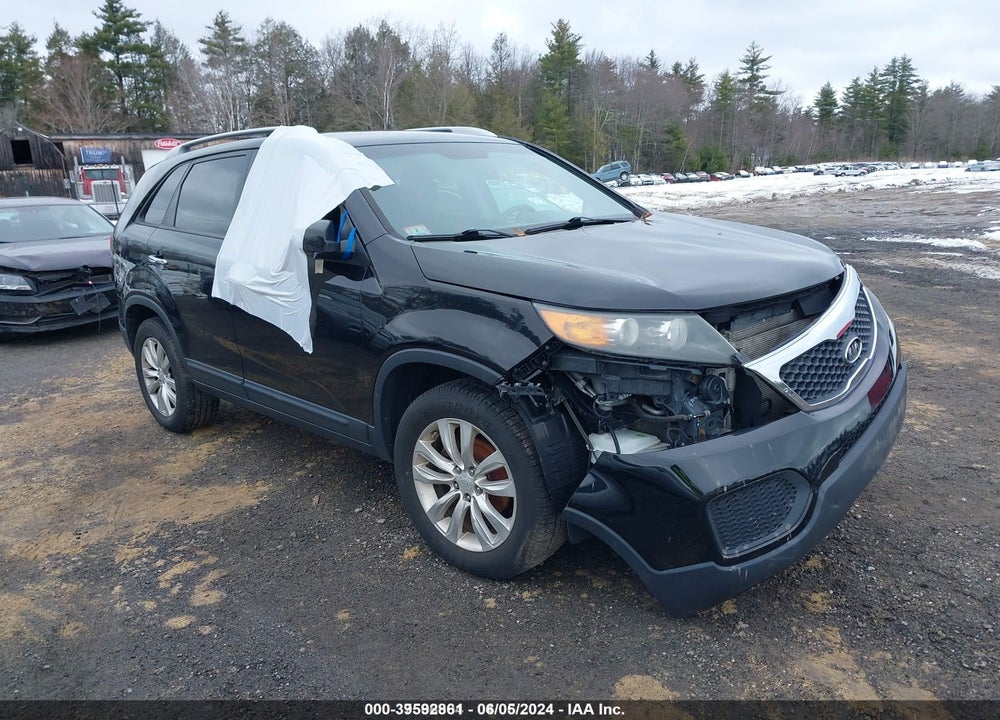 2011 KIA SORENTO LX V6 VIN: 5XYKT4A25BG066547