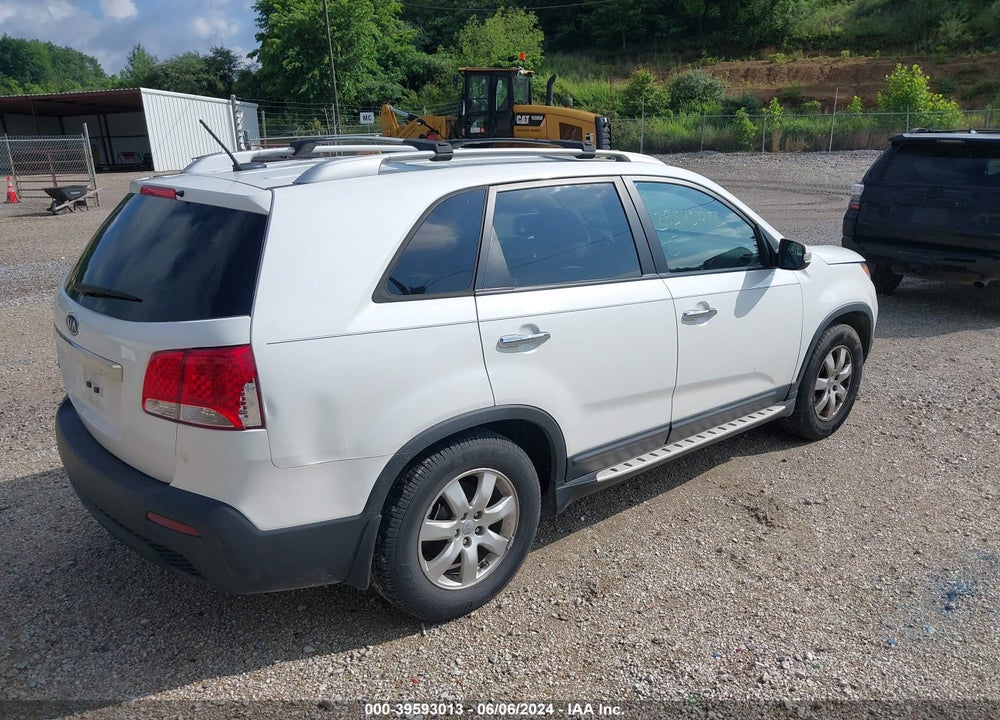 2013 KIA SORENTO VIN: 5XYKT3A66DG421404