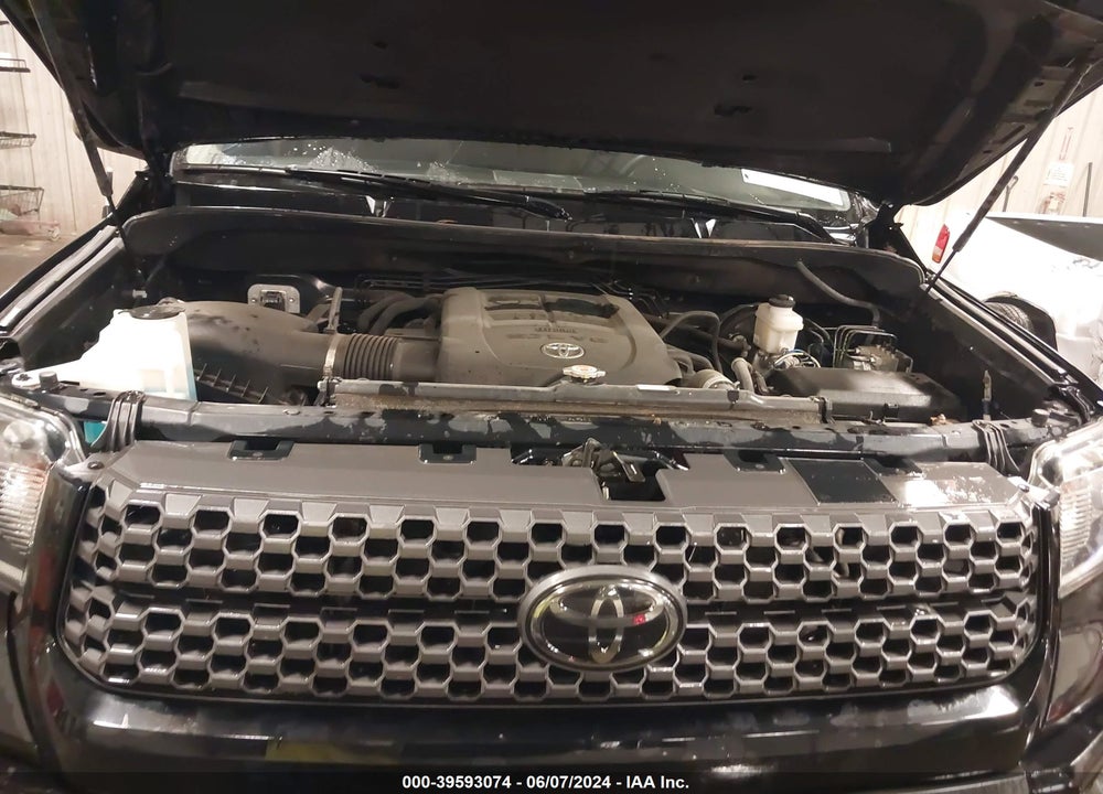2019 TOYOTA TUNDRA SR5 5.7L V8 VIN: 5TFUW5F19KX795234