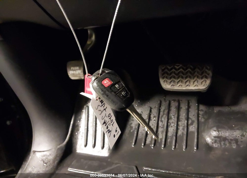 2019 TOYOTA TUNDRA SR5 5.7L V8 VIN: 5TFUW5F19KX795234