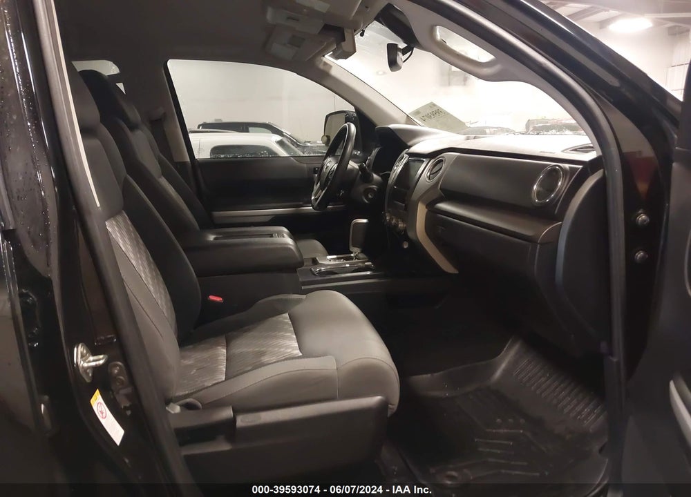 2019 TOYOTA TUNDRA SR5 5.7L V8 VIN: 5TFUW5F19KX795234