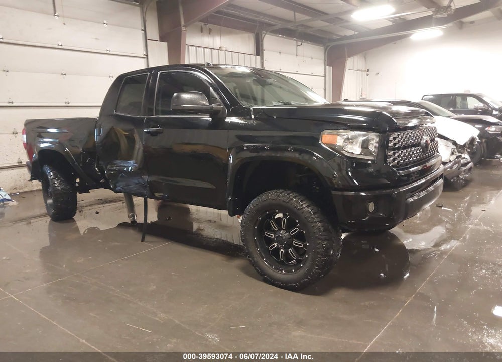 2019 TOYOTA TUNDRA SR5 5.7L V8 VIN: 5TFUW5F19KX795234