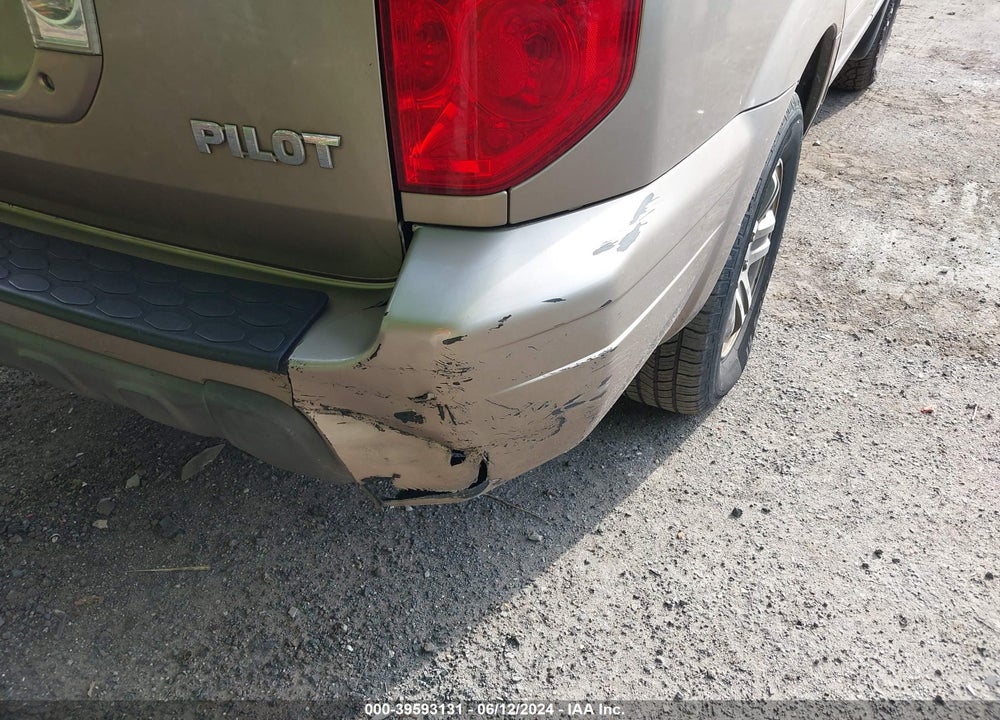2004 HONDA PILOT EX VIN: 2HKYF18414H612067