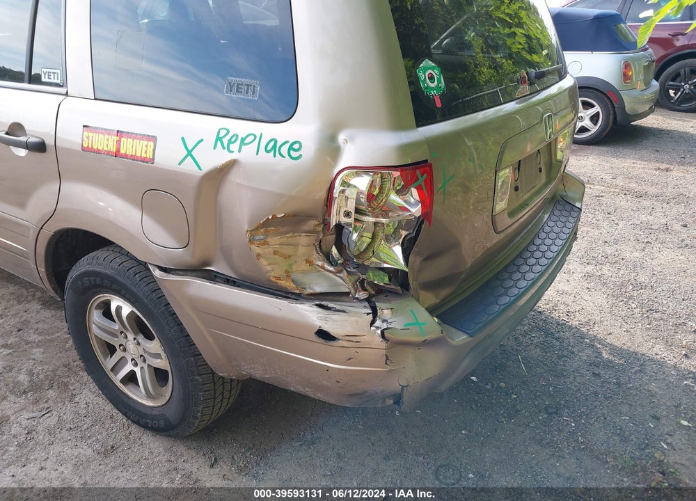 2004 HONDA PILOT EX VIN: 2HKYF18414H612067