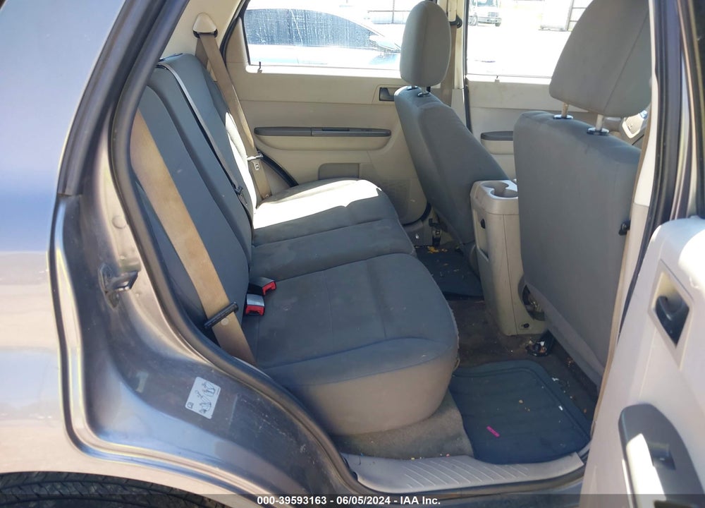 2010 FORD ESCAPE XLS VIN: 1FMCU9C77AKC64185