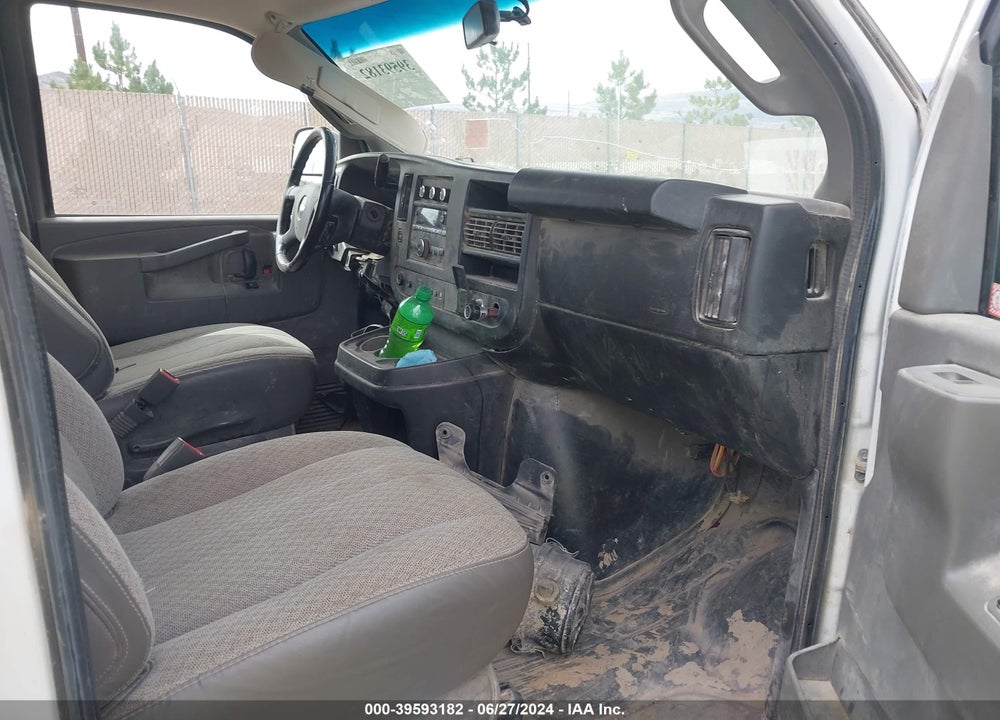 2020 CHEVROLET EXPRESS PASSENGER RWD 2500 REGULAR WHEELBASE LS VIN: 1GAWGEFG4L1174832