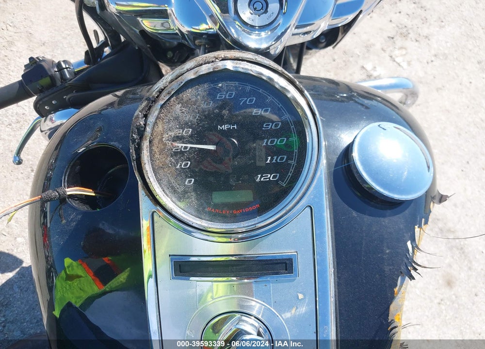 2021 HARLEY-DAVIDSON FLHR VIN: 1HD1FBC15MB665844