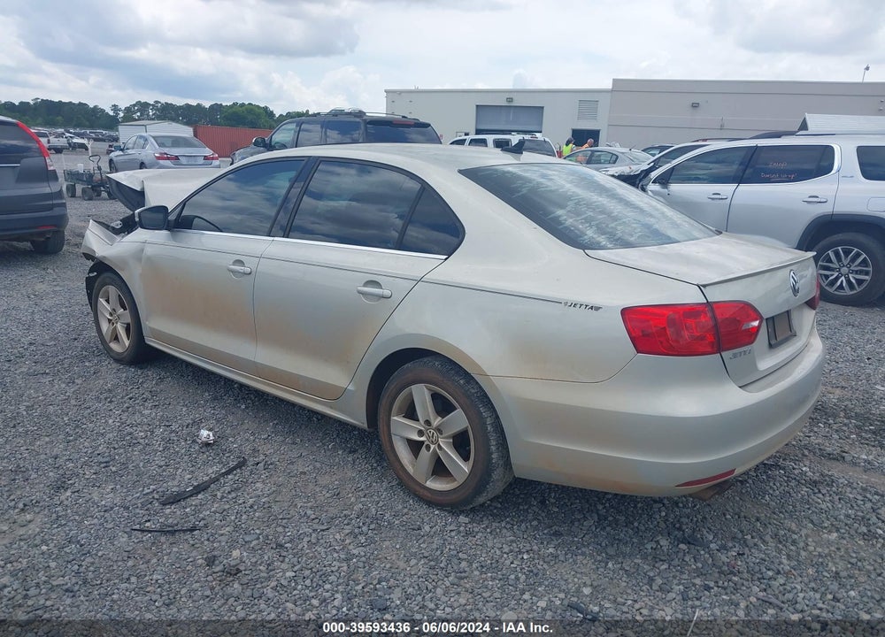 2011 VOLKSWAGEN JETTA 2.0L TDI VIN: 3VWLL7AJ5BM123665
