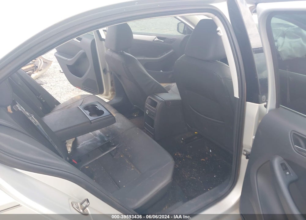 2011 VOLKSWAGEN JETTA 2.0L TDI VIN: 3VWLL7AJ5BM123665