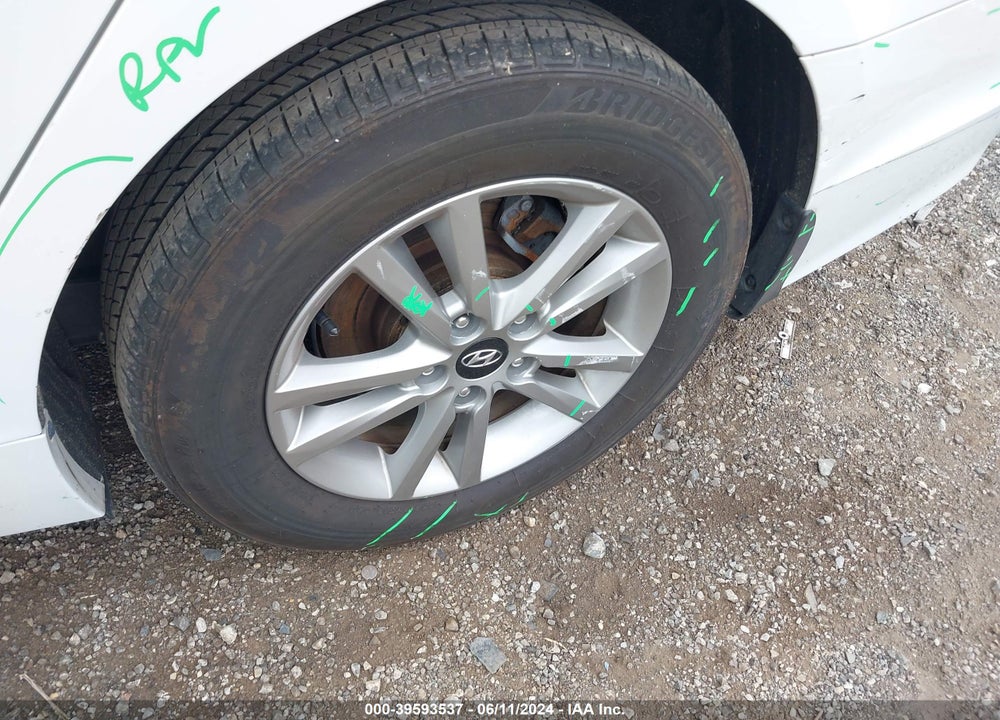 2015 HYUNDAI SONATA SE VIN: 5NPE24AF8FH039053