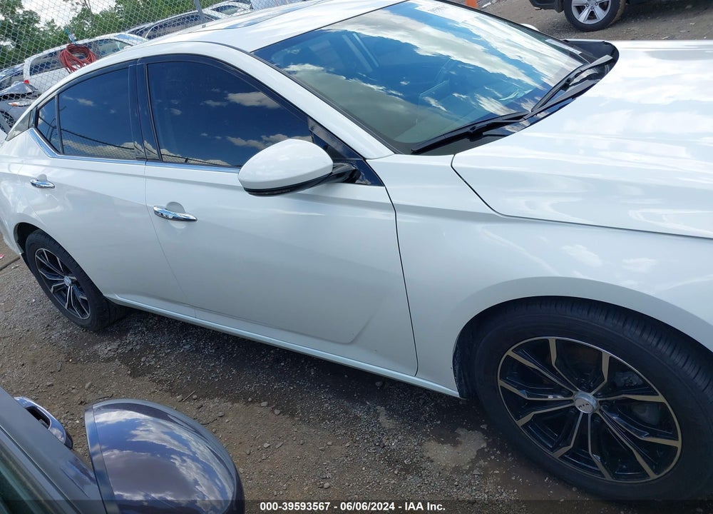2022 NISSAN ALTIMA SL FWD VIN: 1N4BL4EV4NN303231