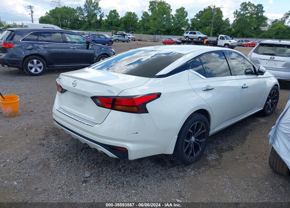 2022 NISSAN ALTIMA SL FWD VIN: 1N4BL4EV4NN303231