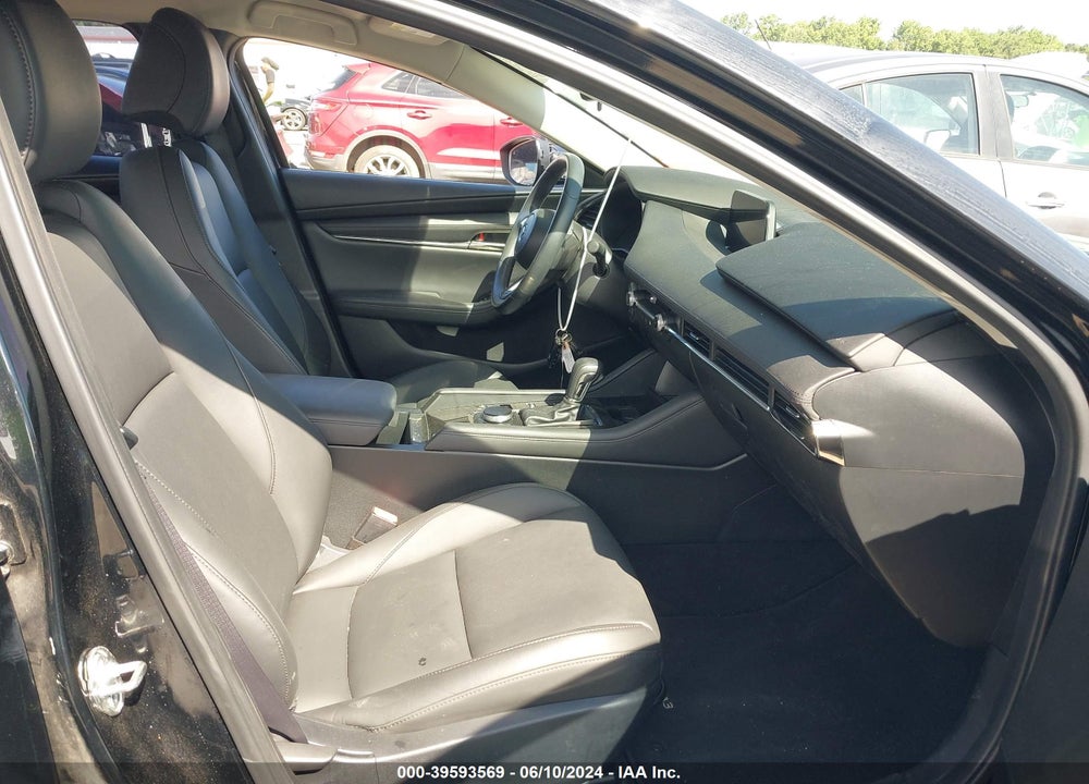 2019 MAZDA 3 PREFERRED PACKAGE VIN: 3MZBPADL9KM106071