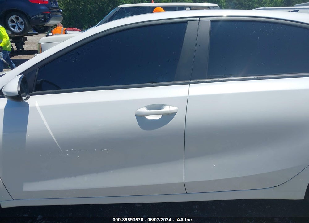2022 KIA FORTE LXS VIN: 3KPF24AD2NE437767