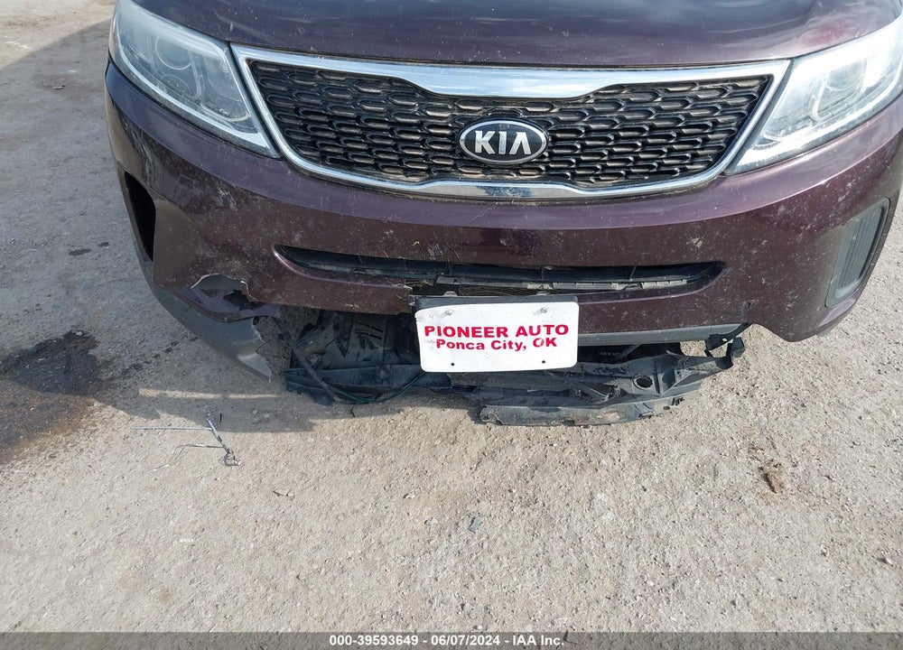2015 KIA SORENTO LX V6 VIN: 5XYKT4A75FG593456