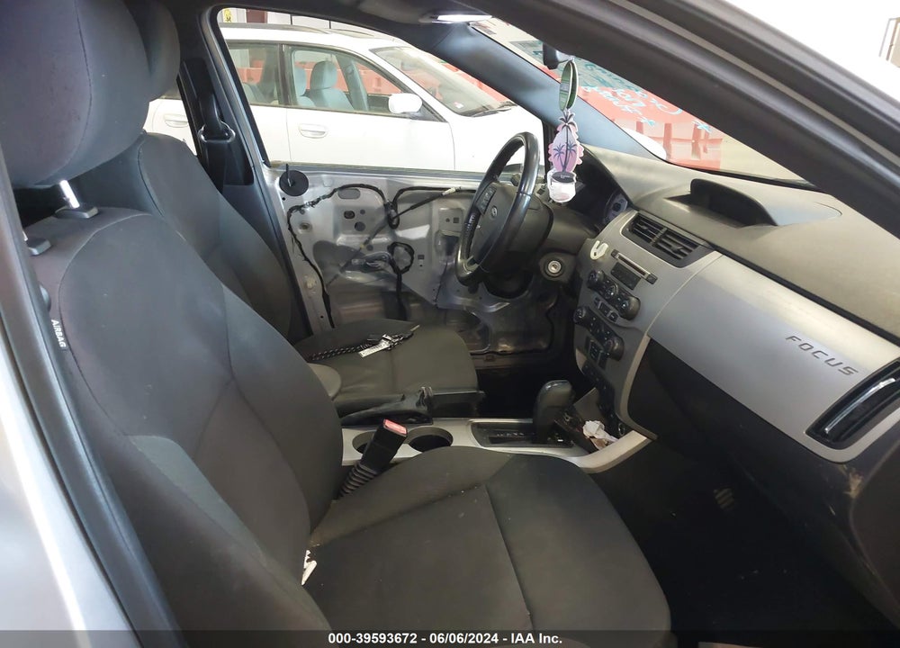 2011 FORD FOCUS SES VIN: 1FAHP3GN3BW102013