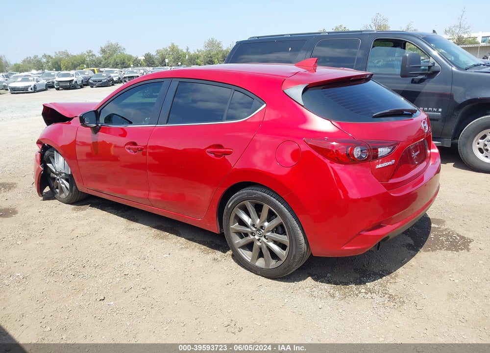 2018 MAZDA 3 TOURING VIN: 3MZBN1L38JM189238