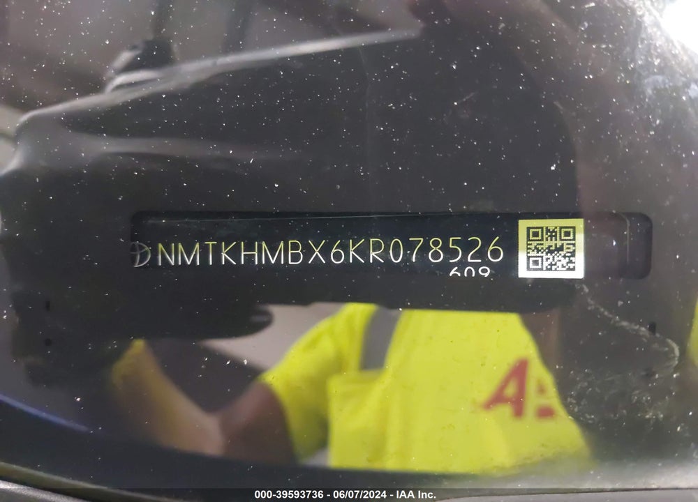 2019 TOYOTA C-HR XLE VIN: NMTKHMBX6KR078526