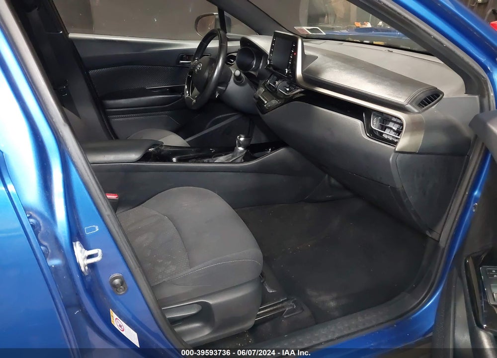 2019 TOYOTA C-HR XLE VIN: NMTKHMBX6KR078526
