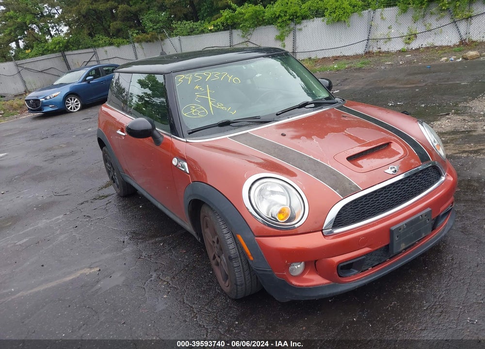 2012 MINI COOPER S VIN: WMWSV3C5XCT386624