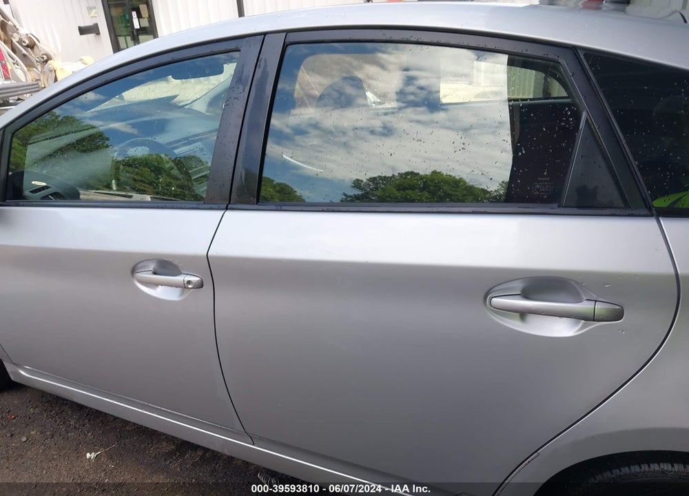2015 TOYOTA PRIUS TWO VIN: JTDKN3DU0F0438678
