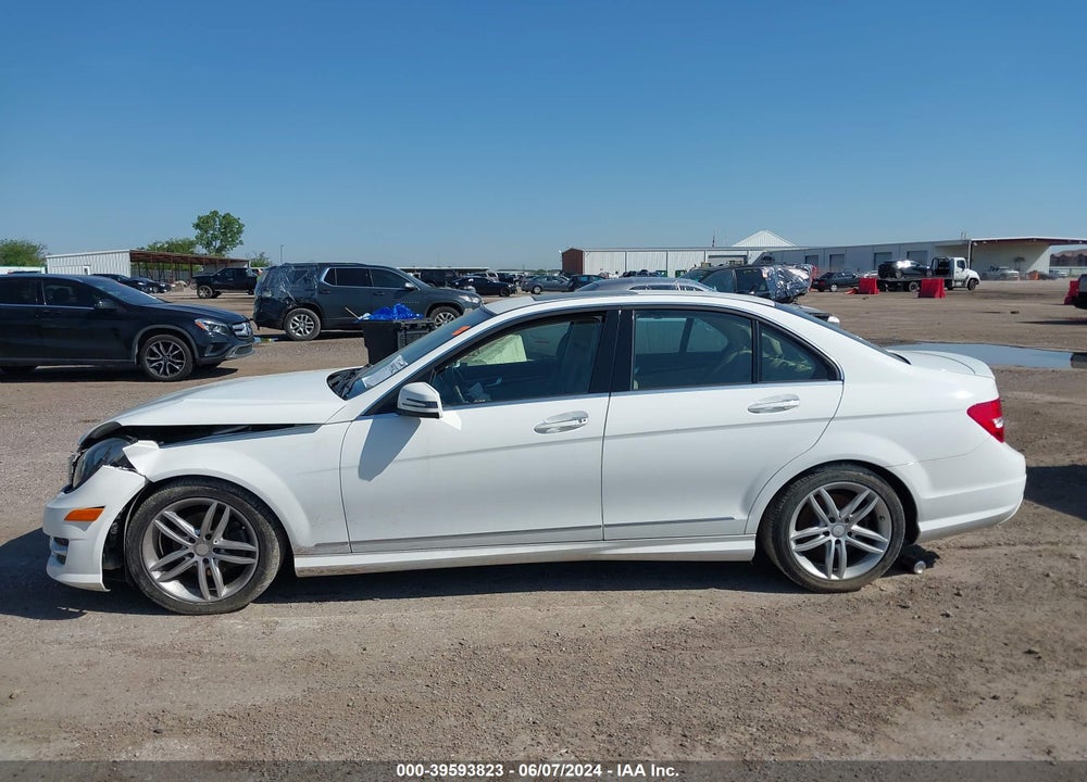 2013 MERCEDES-BENZ C 250 LUXURY/SPORT VIN: WDDGF4HB1DR272283