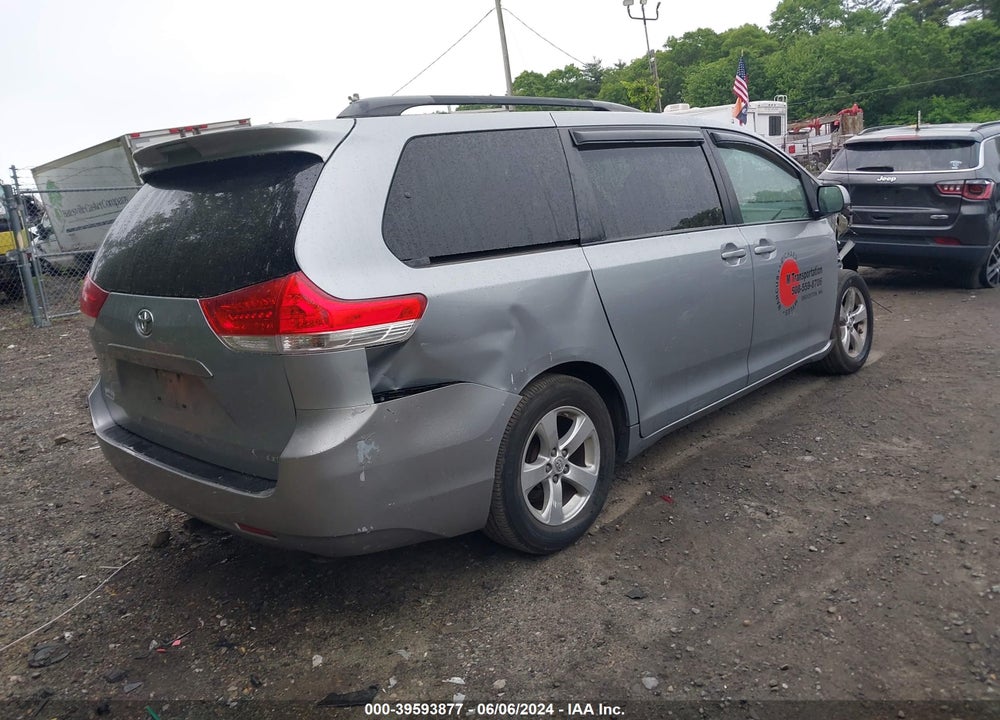 2014 TOYOTA SIENNA LE V6 8 PASSENGER VIN: 5TDKK3DC0ES520065