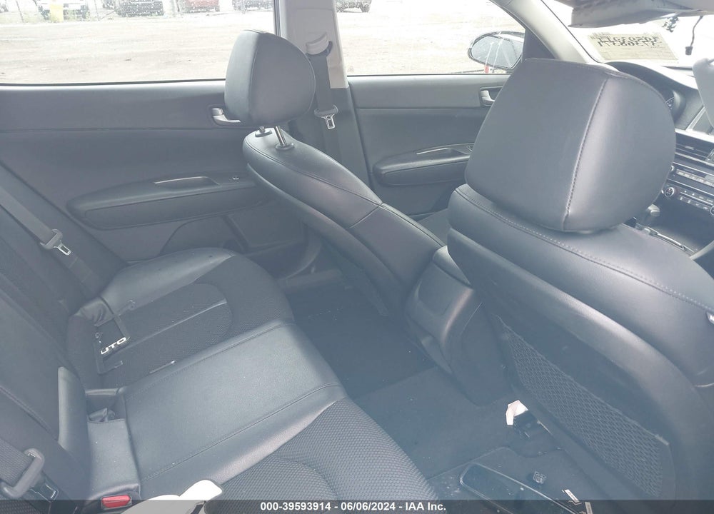 2019 KIA OPTIMA S VIN: 5XXGT4L35KG320225