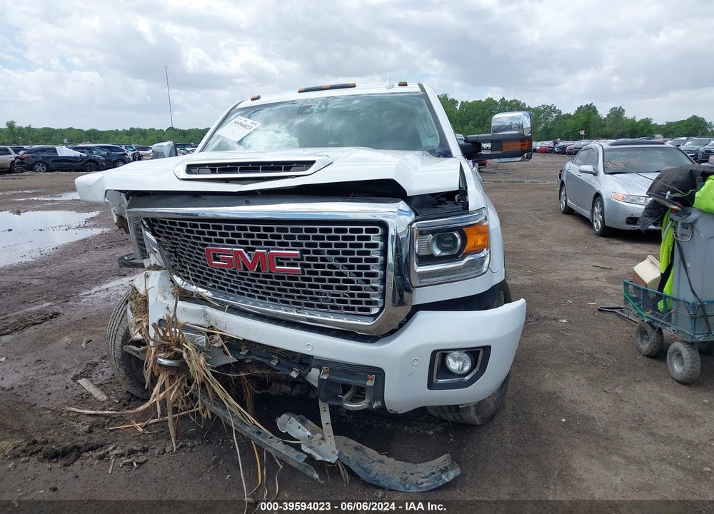 2017 GMC SIERRA 2500HD DENALI VIN: 1GT12UEY8HF115295