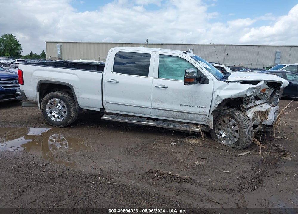 2017 GMC SIERRA 2500HD DENALI VIN: 1GT12UEY8HF115295