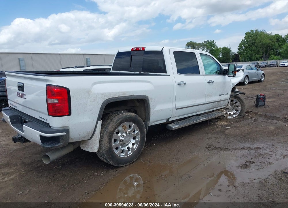 2017 GMC SIERRA 2500HD DENALI VIN: 1GT12UEY8HF115295
