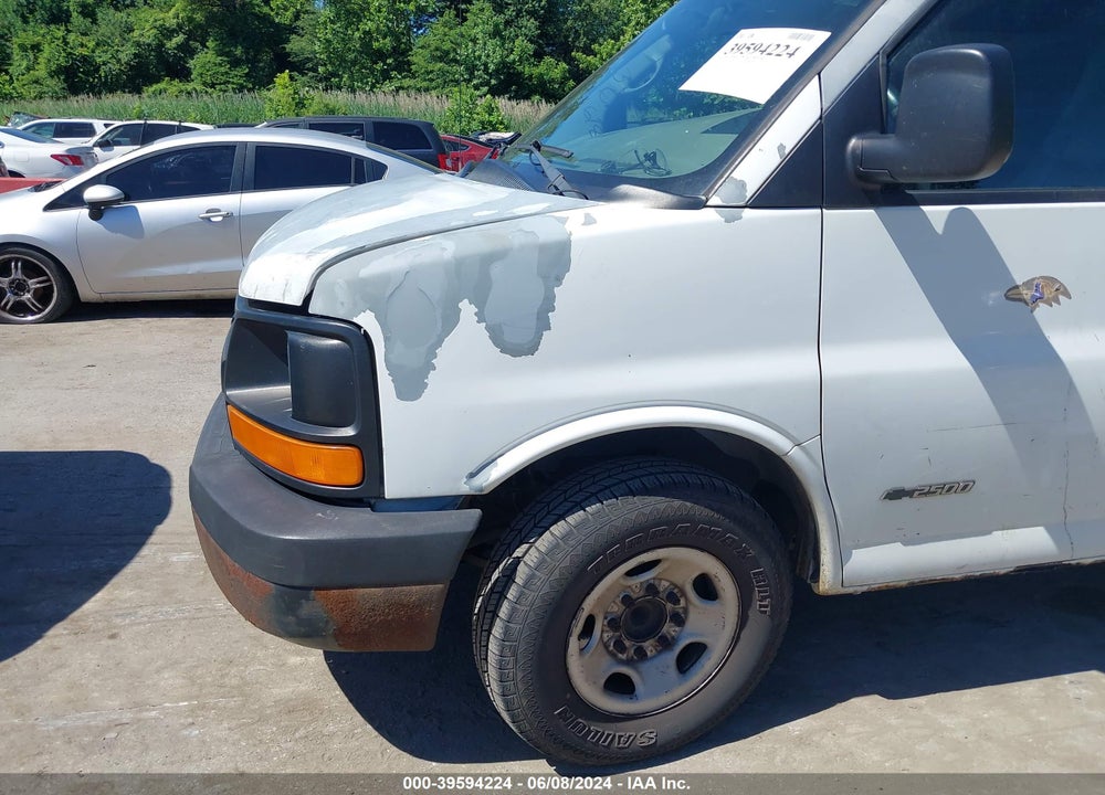 2005 CHEVROLET EXPRESS VIN: 1GCGG25V351232829