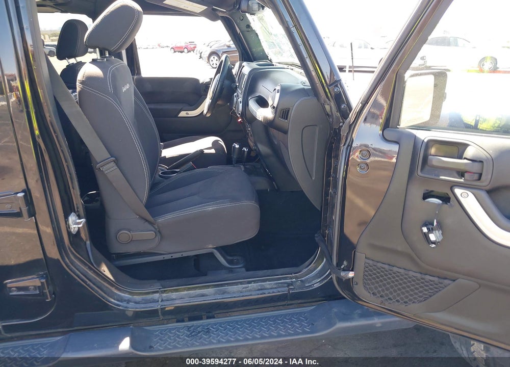 2018 JEEP WRANGLER JK UNLIMITED SAHARA VIN: 1C4BJWEG1JL903126