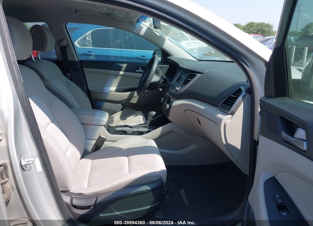 2016 HYUNDAI TUCSON SE VIN: KM8J23A46GU042737