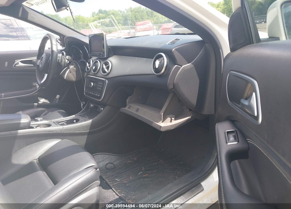 2016 MERCEDES-BENZ GLA 250 4MATIC VIN: WDCTG4GB1GJ236632