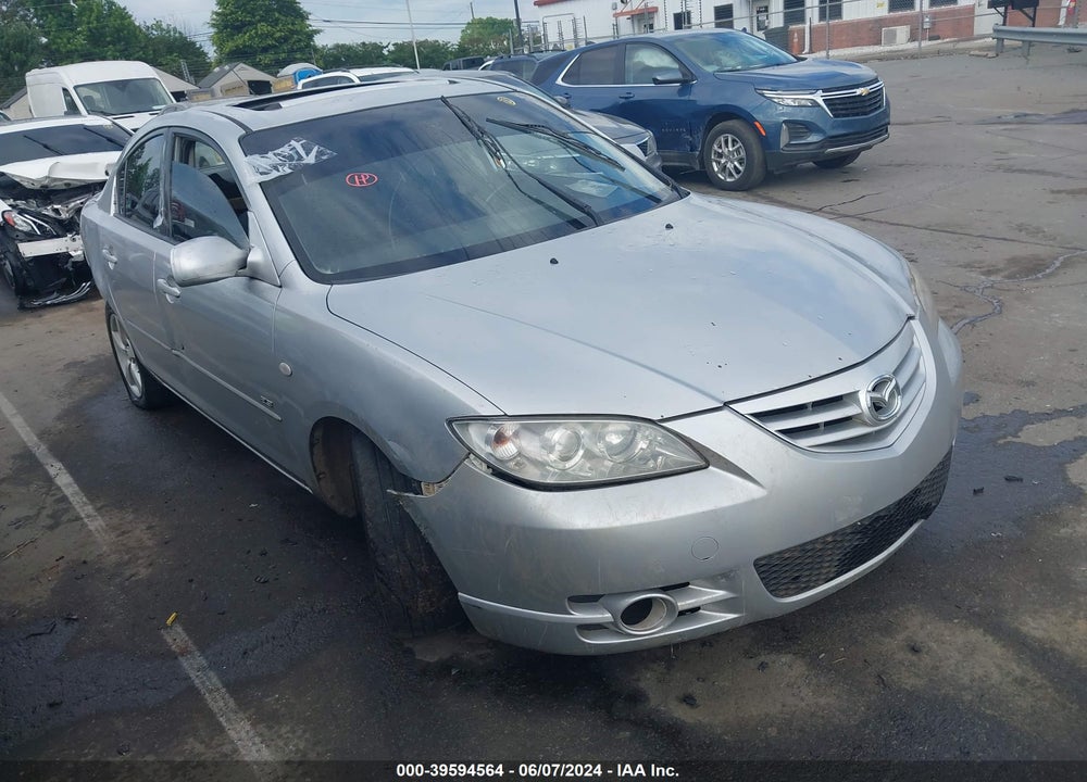 2005 MAZDA 3 S VIN: JM1BK323751258884